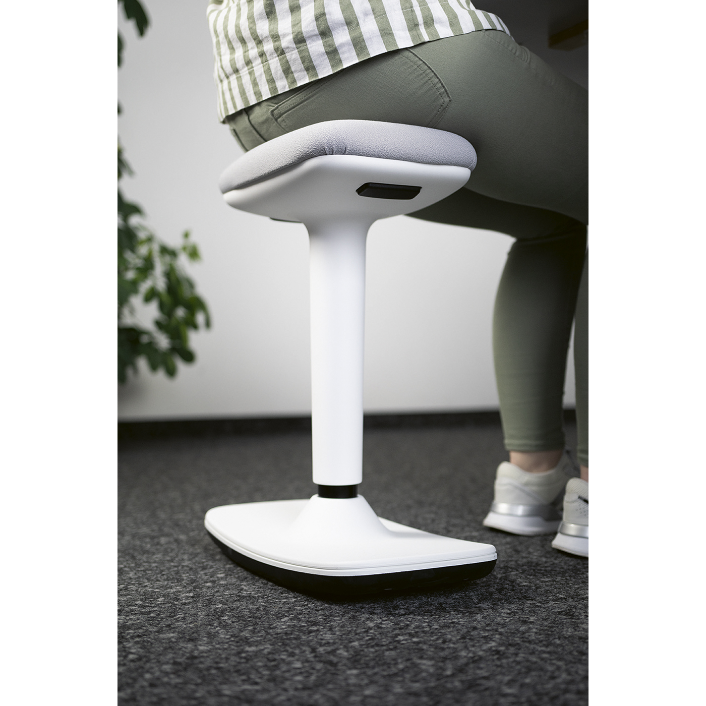 Fino FINOSWING Hocker, weiß - 1 Stück Fino FINOSWING Hocker, weiß - 1 Stück