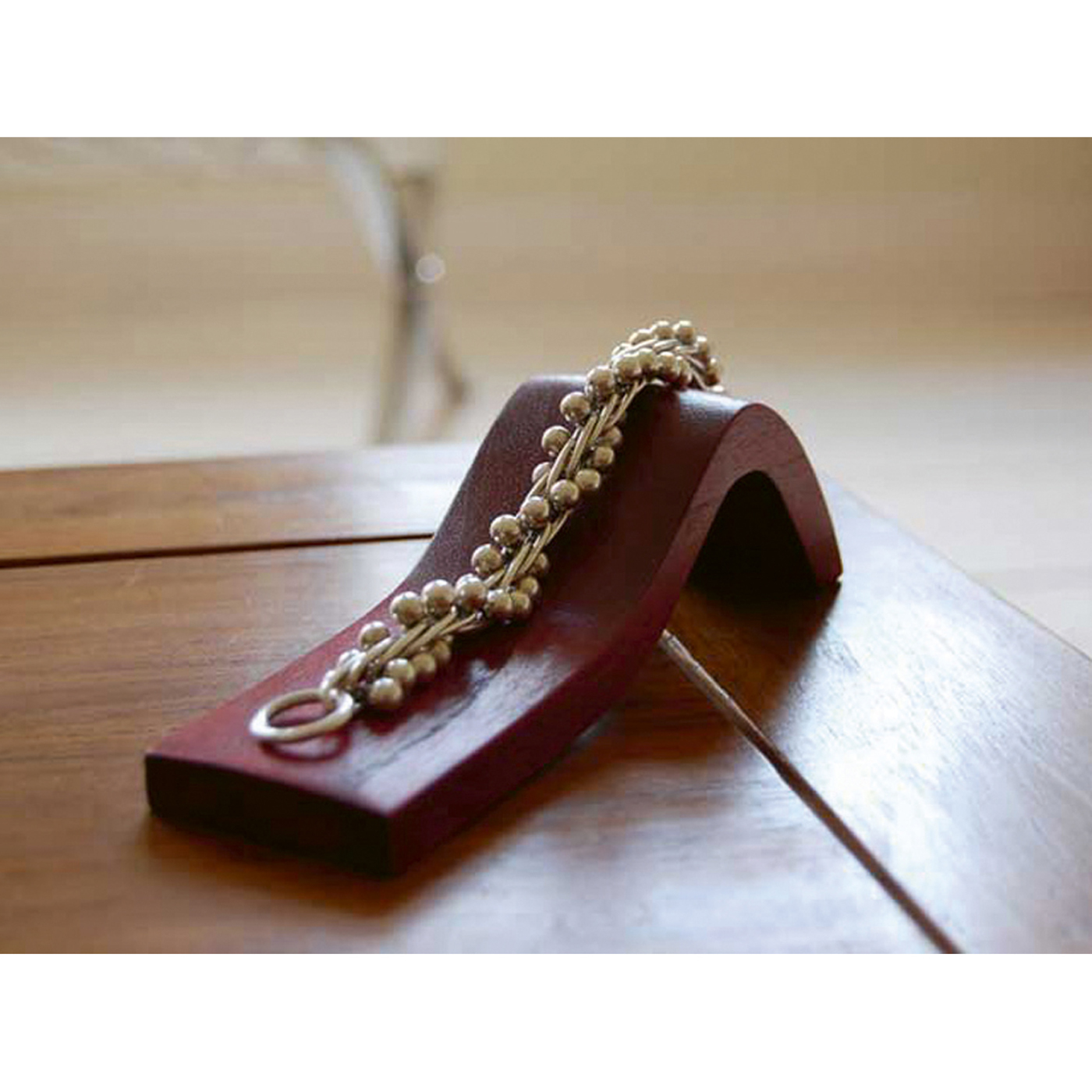 Bracelet/Watch Holder Wave, Red - 1 piece Bracelet/Watch Holder Wave, Red - 1 piece